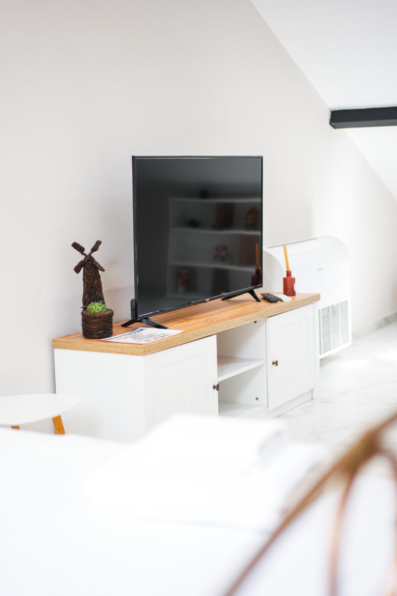 City Center Hideout - Studio Apartment Tirana Exterior foto